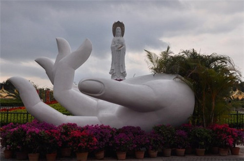 當(dāng)前公園湖畔房子如何？